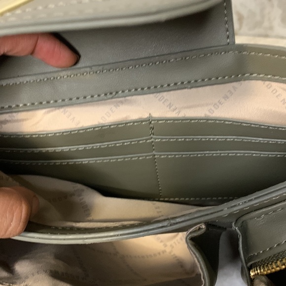 Steve Madden Lexxy Multipocket crossbody bag - Picture 7 of 7